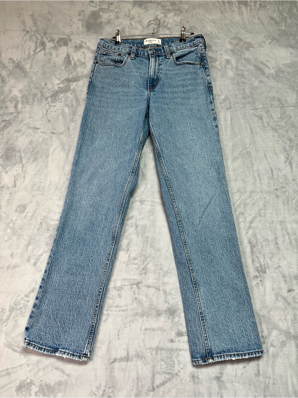 Abercrombie & Fitch The 90s Straight Mid Rise Jeans Size 27 / 4R Medium Wash